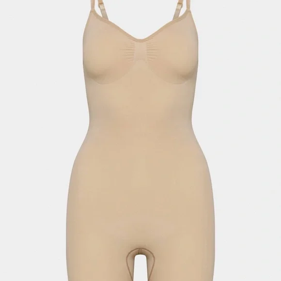 Aritzia Nude Full-Body Shaping Short Bodysuit - Picture 8 of 10